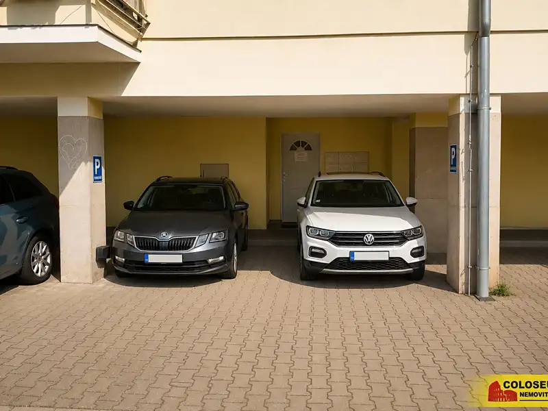 Pronájem garážového stání 60 m², Šlapanice – náhled fotky 2