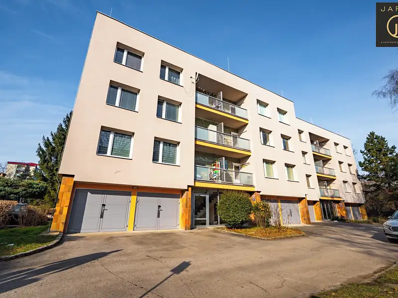 Prodej bytu 3+1 74 m², Praha – náhled fotky 2