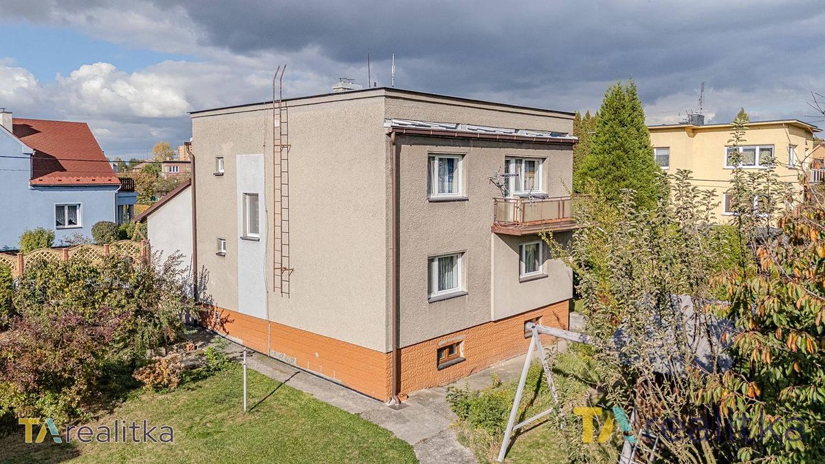 Prodej rodinného domu 220 m², pozemek 1130 m², Orlová – fotka 1 z 3