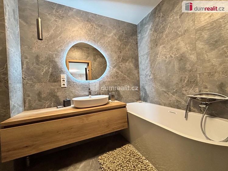 Pronájem bytu 2+kk, 90 m² (13 z 20)