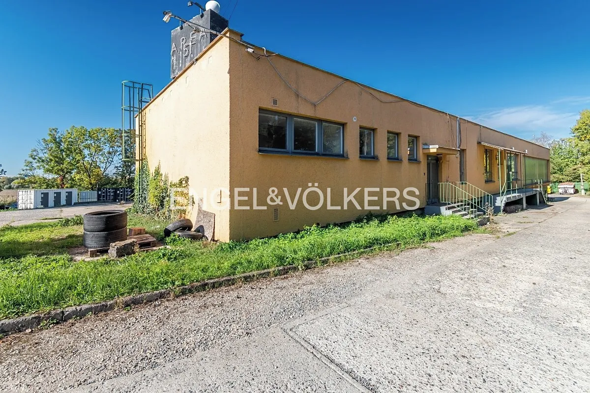 Pronájem skladového prostoru 500 m²