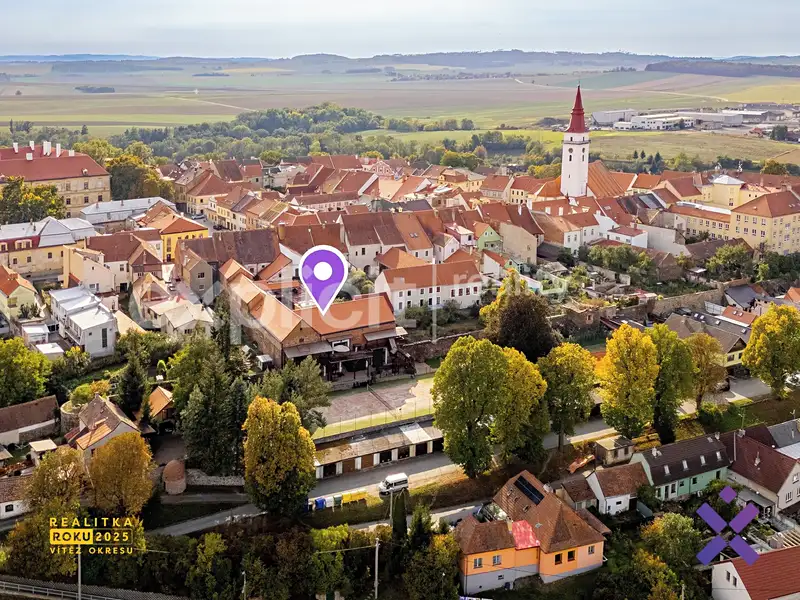 Prodej vily 1025 m², pozemek 4452 m², Jemnice – náhled fotky 2