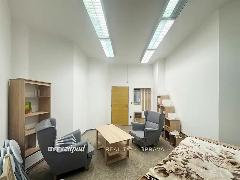 Pronájem kanceláře 18 m², Domažlice – náhled fotky 3