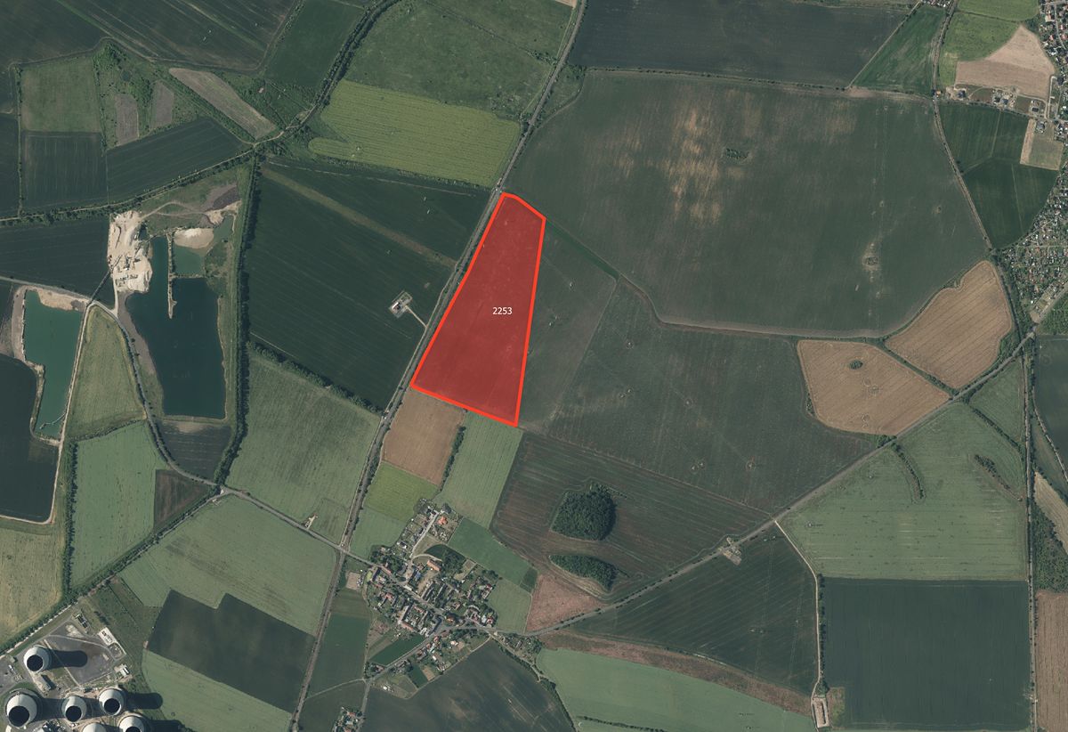 Prodej pole 12008 m², Bečov – fotka 1 z 3