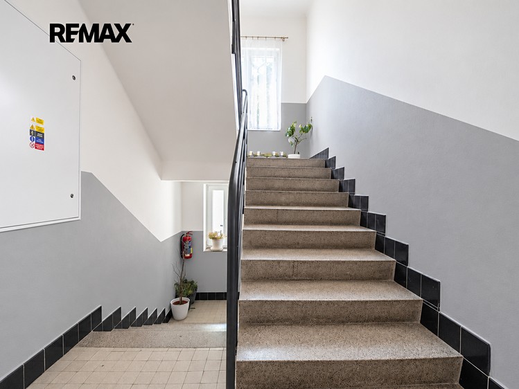 Pronájem bytu 3+kk, 74 m² (10 z 18)