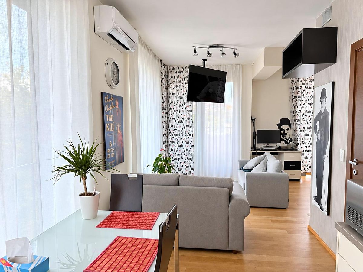 Pronájem bytu 1+kk 36 m², Praha – fotka 1 z 3