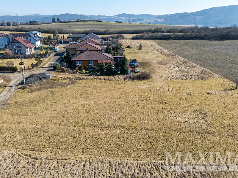 Prodej stavebního pozemku 1031 m², Malá Hraštice – náhled fotky 2