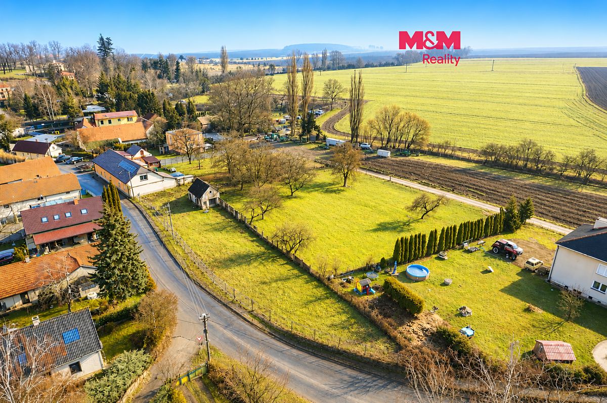 Prodej stavebního pozemku 860 m², Polní Voděrady – fotka 1 z 3