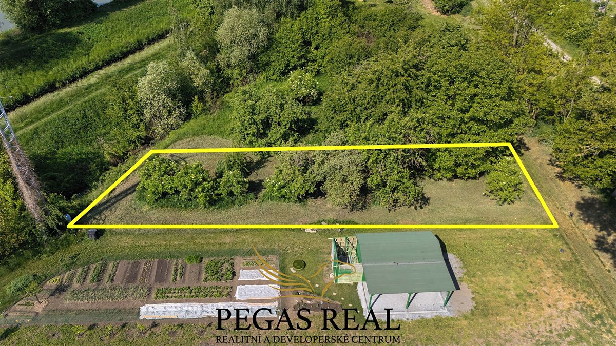 Prodej zahrady 462 m², Slavkov u Brna – fotka 1 z 3
