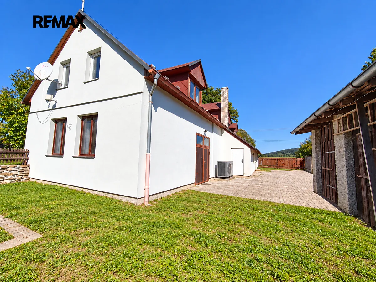 Prodej rodinného domu 235 m², pozemek 496 m²
