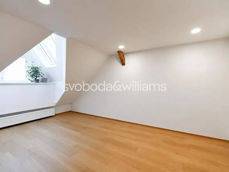 Pronájem bytu 4+kk 109 m², Praha – náhled fotky 1