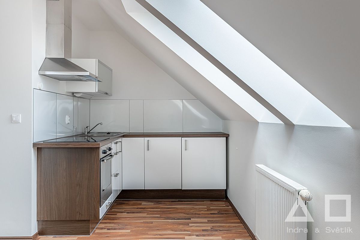 Prodej bytu 1+kk 36 m², Praha – fotka 1 z 3