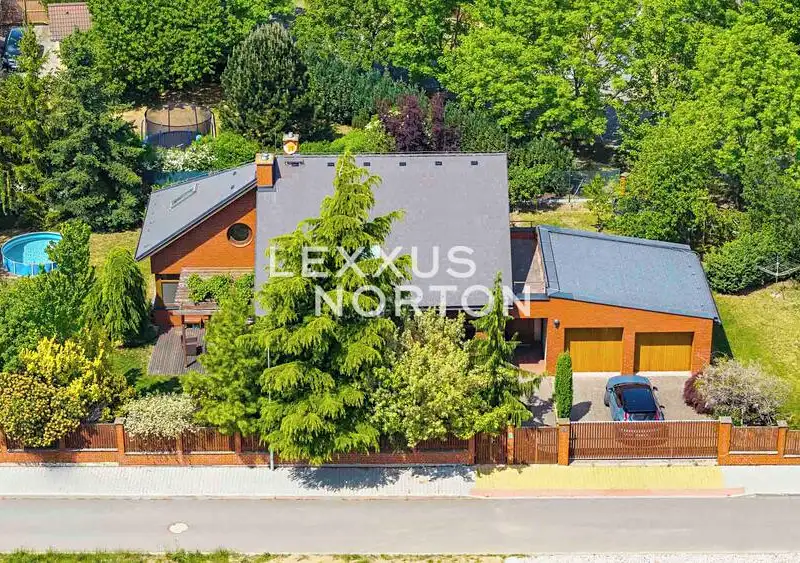 Prodej rodinného domu 256 m², pozemek 1194 m², Hřebeč – náhled fotky 1