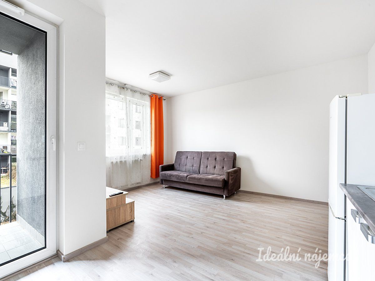 Pronájem bytu 1+kk 34 m² – fotografie 4