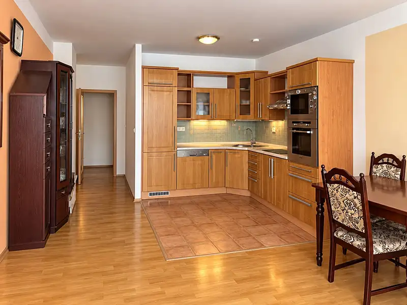 Pronájem bytu 3+kk 101 m², Praha – náhled fotky 1