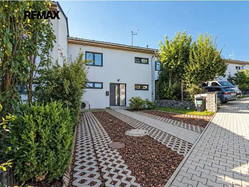 Prodej rodinného domu 108 m², pozemek 67 m², Popovičky – náhled fotky 1