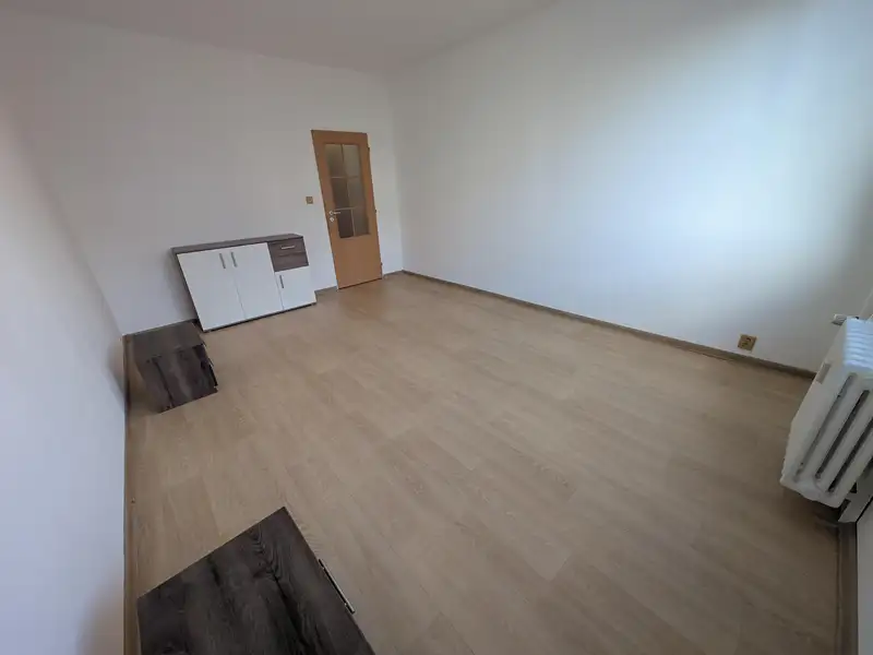 Pronájem bytu 3+1 80 m², Chomutov – náhled fotky 2