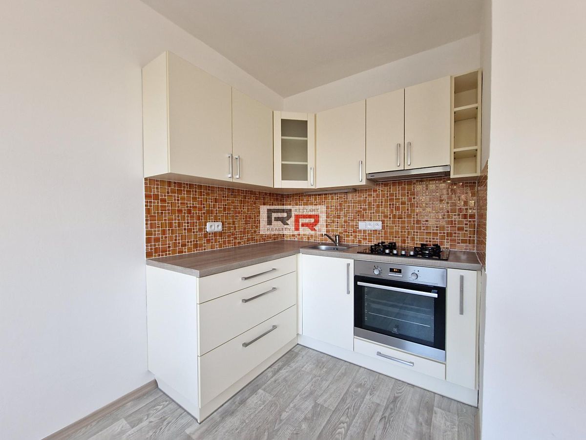 Pronájem bytu 1+1 37 m²