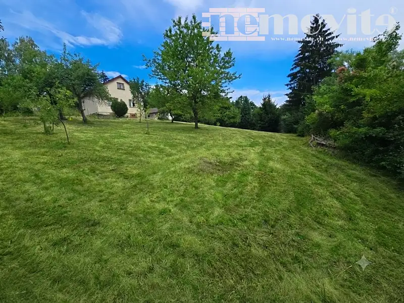 Prodej stavebního pozemku 1856 m², Svinaře – náhled fotky 1