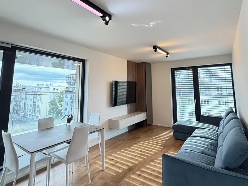 Pronájem bytu 2+kk 65 m², Praha – náhled fotky 1