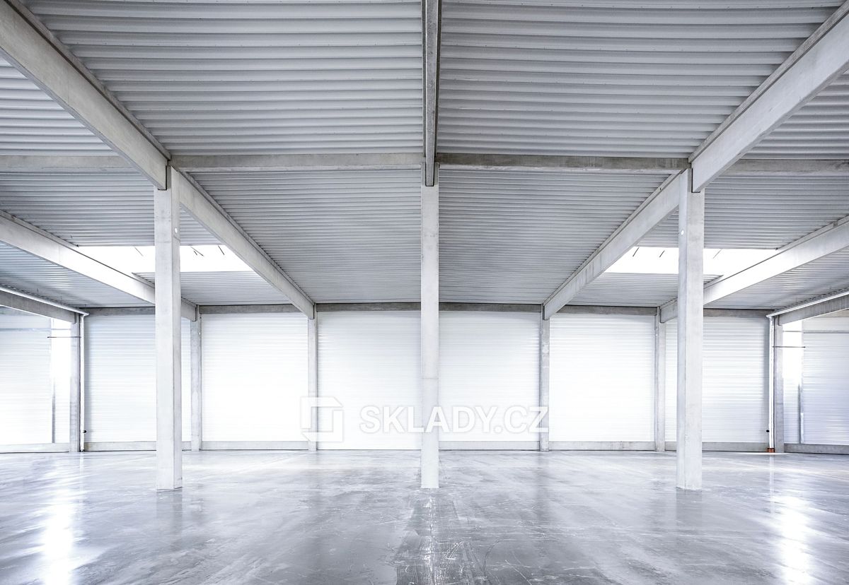 Pronájem skladového prostoru 7000 m², Zákupy – fotka 1 z 3