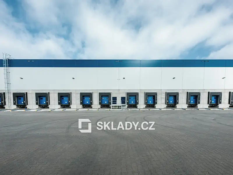 Pronájem skladového prostoru 5000 m², Kladno – náhled fotky 1