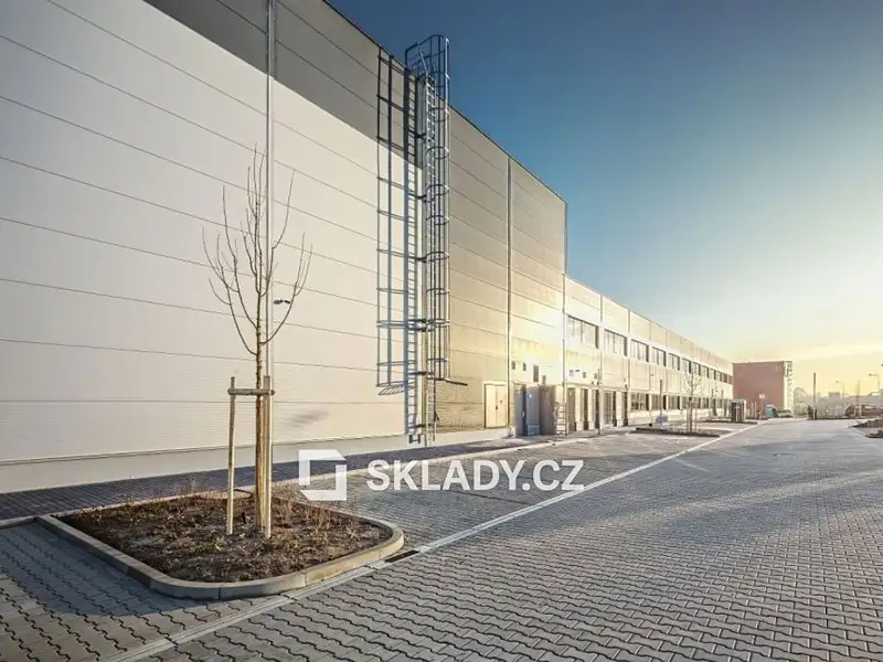 Pronájem skladového prostoru 5000 m², Chomutov – náhled fotky 1