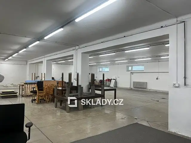 Pronájem skladového prostoru 700 m², Zlín – náhled fotky 2
