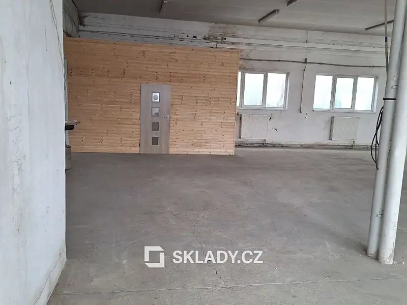 Pronájem skladového prostoru 800 m², Karlovy Vary – náhled fotky 2
