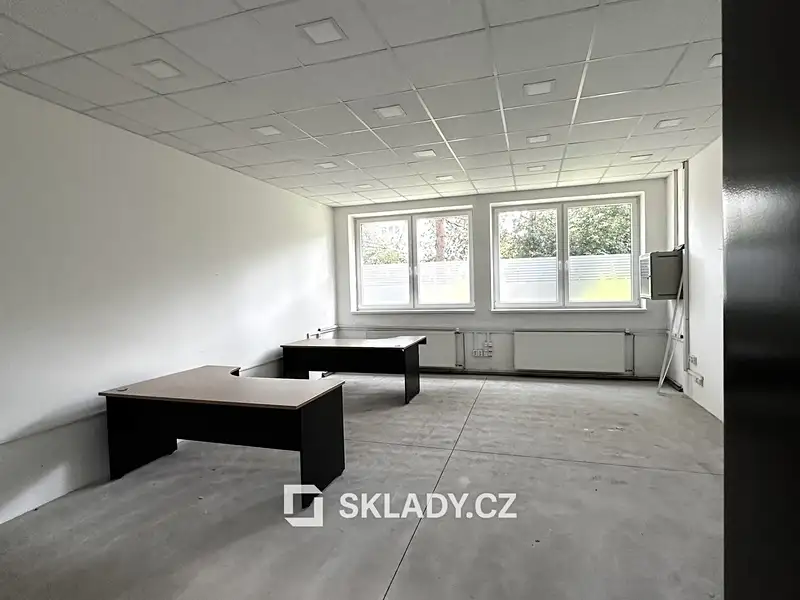 Pronájem skladového prostoru 618 m², Hořice – náhled fotky 3