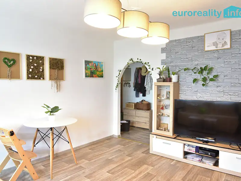 Prodej bytu 3+1 70 m², Dubá – náhled fotky 1