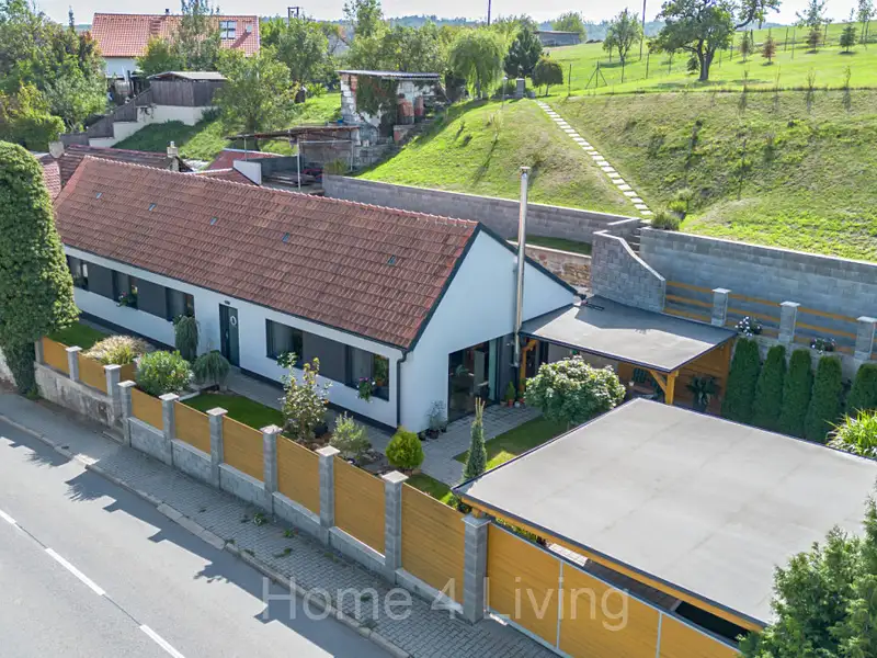 Prodej rodinného domu 145 m², pozemek 1952 m², Senorady – náhled fotky 1