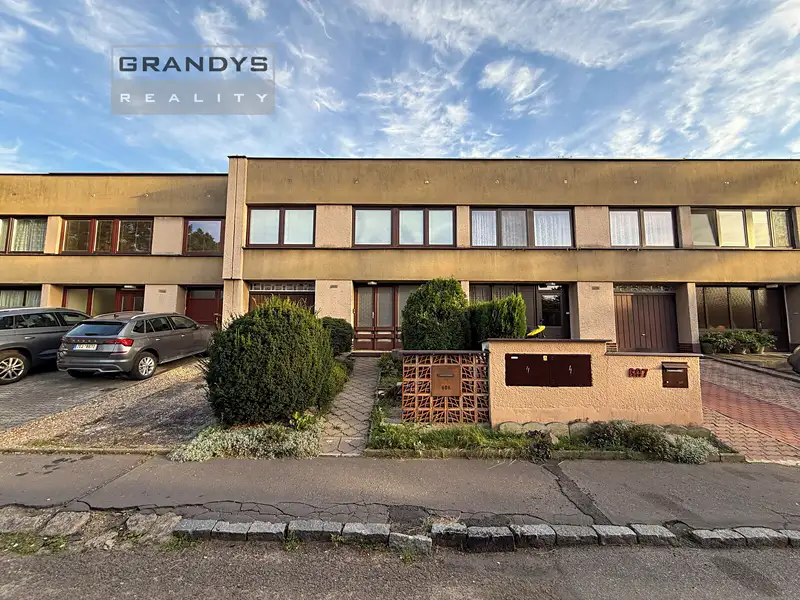 Prodej rodinného domu 235 m², pozemek 279 m², Pardubice – náhled fotky 1