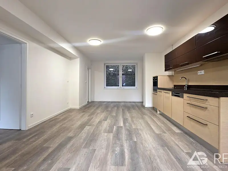 Prodej bytu 3+kk 88 m², Praha – náhled fotky 2