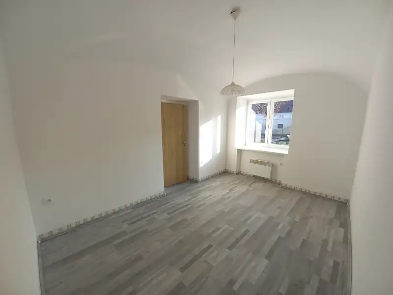 Pronájem bytu 2+1 48 m², Opava – náhled fotky 1