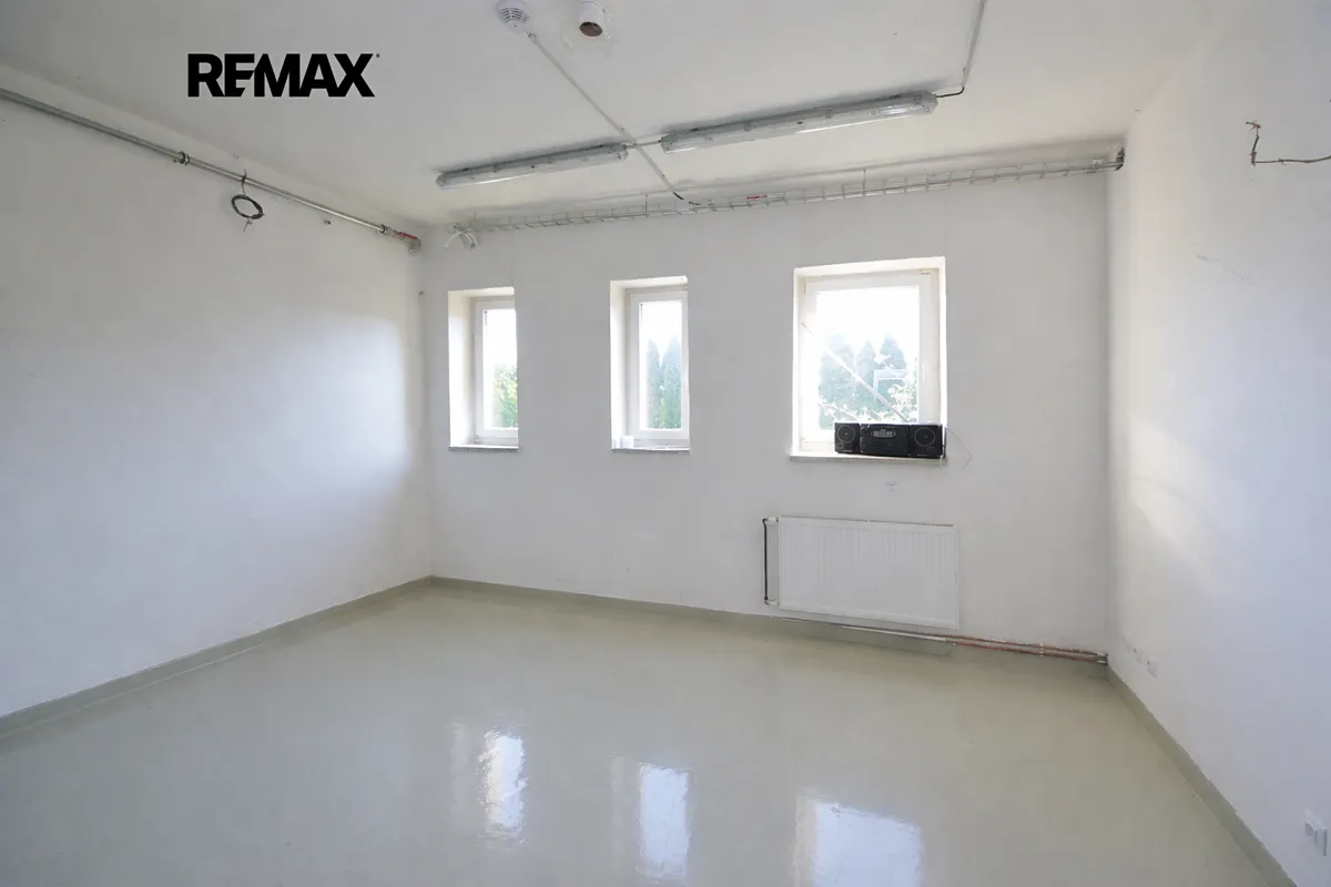 Pronájem obchodního prostoru 75 m²