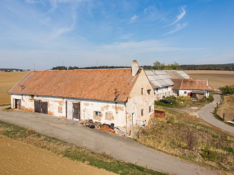 Prodej komerčního prostoru, 1 422 m² (2 z 16)