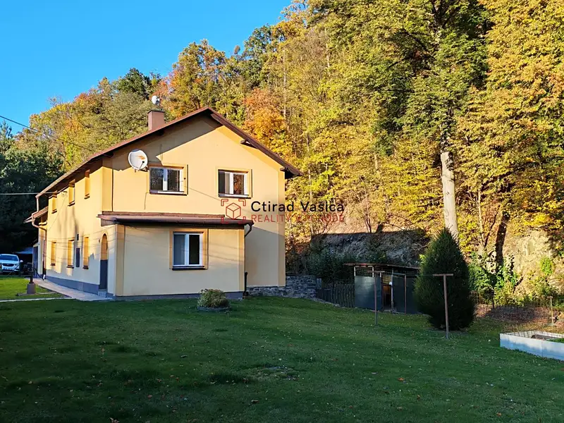 Prodej rodinného domu 250 m², pozemek 1350 m², Fulnek – náhled fotky 2