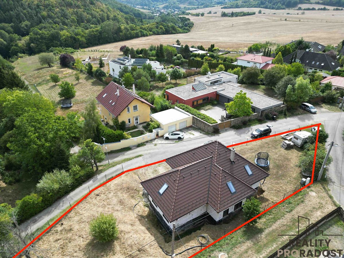 Prodej rodinného domu 194 m², pozemek 1250 m², Svinošice – fotka 1 z 3