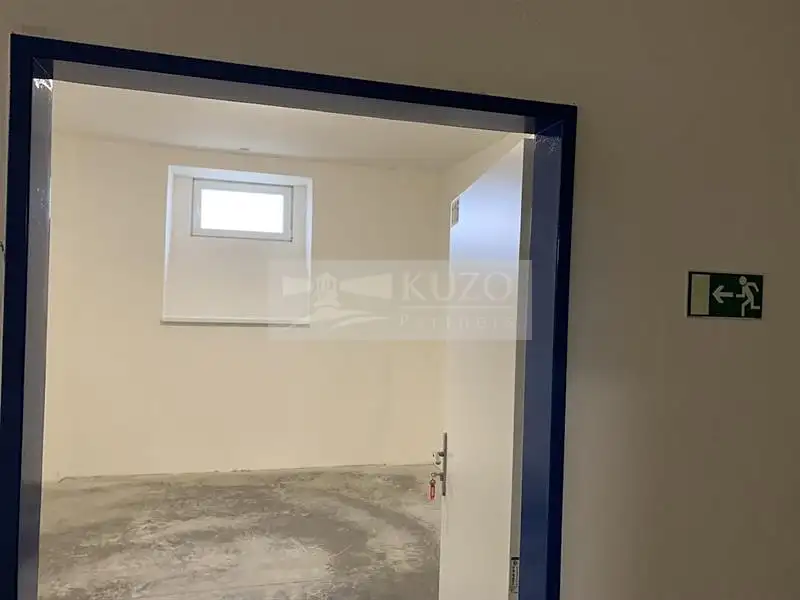 Pronájem skladového prostoru 14 m², Dobříč – náhled fotky 2