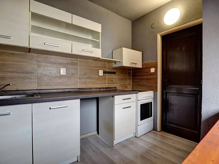 Prodej bytu 2+1, 55 m² (2 z 16)