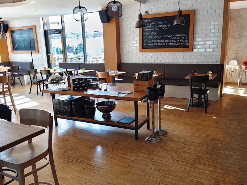 Pronájem restaurace 921 m², Praha – náhled fotky 1
