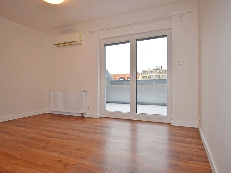 Квартира 3+kk в оренду, 100 м² (14 з 24)
