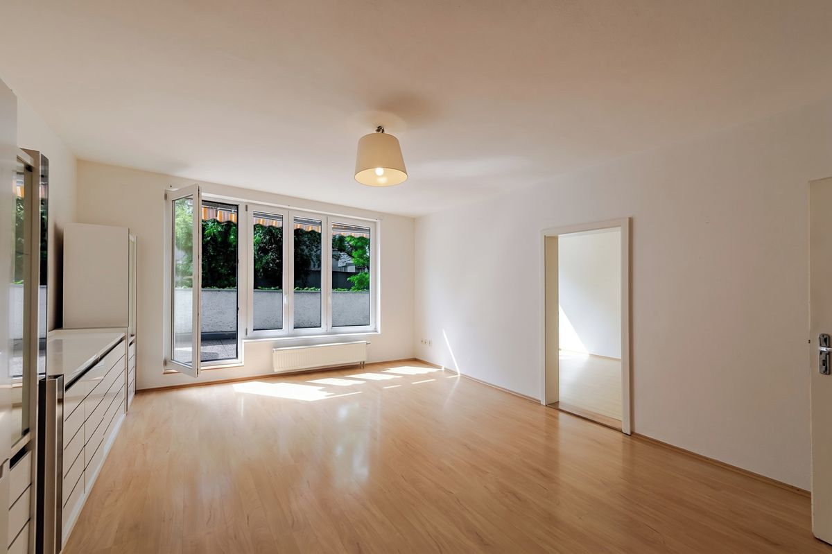 Pronájem bytu 2+kk 79 m² – fotografie 2