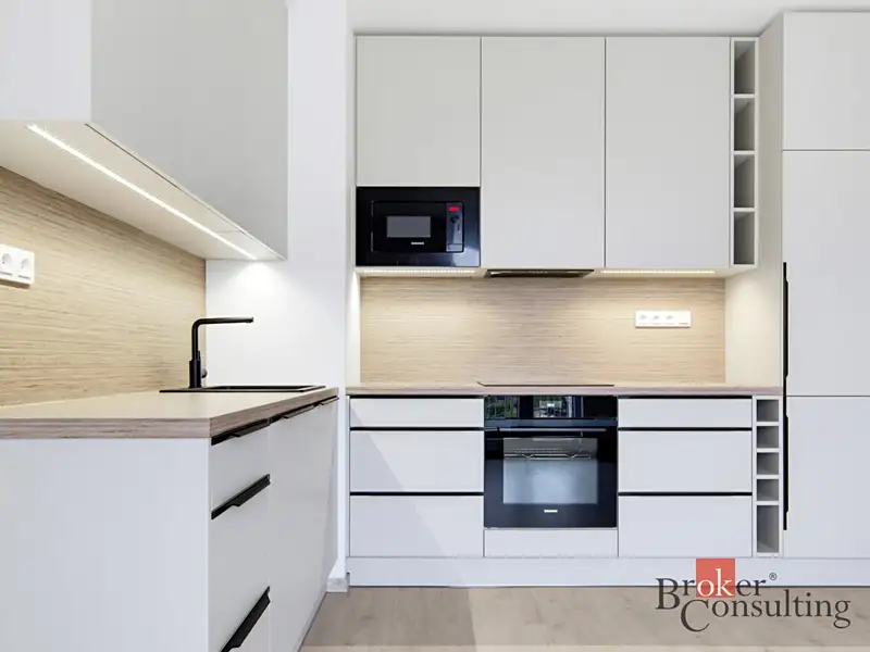 Pronájem bytu 2+kk 58 m², Pardubice – náhled fotky 1