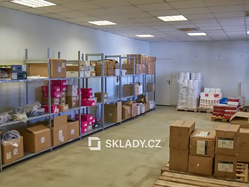 Pronájem skladového prostoru 950 m², Hodonín – náhled fotky 3