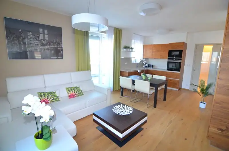 Prodej bytu 2+kk 55 m², Praha – náhled fotky 2