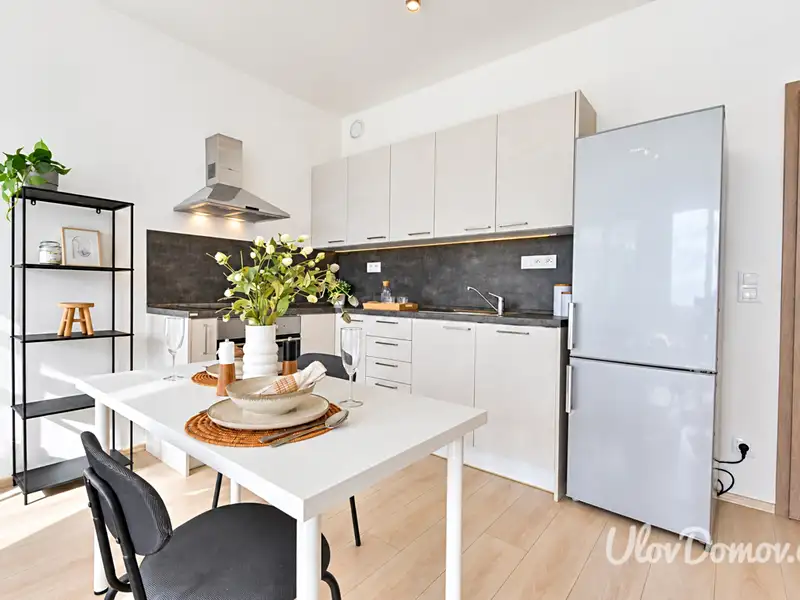 Prodej bytu 1+kk 33 m², Praha – náhled fotky 3