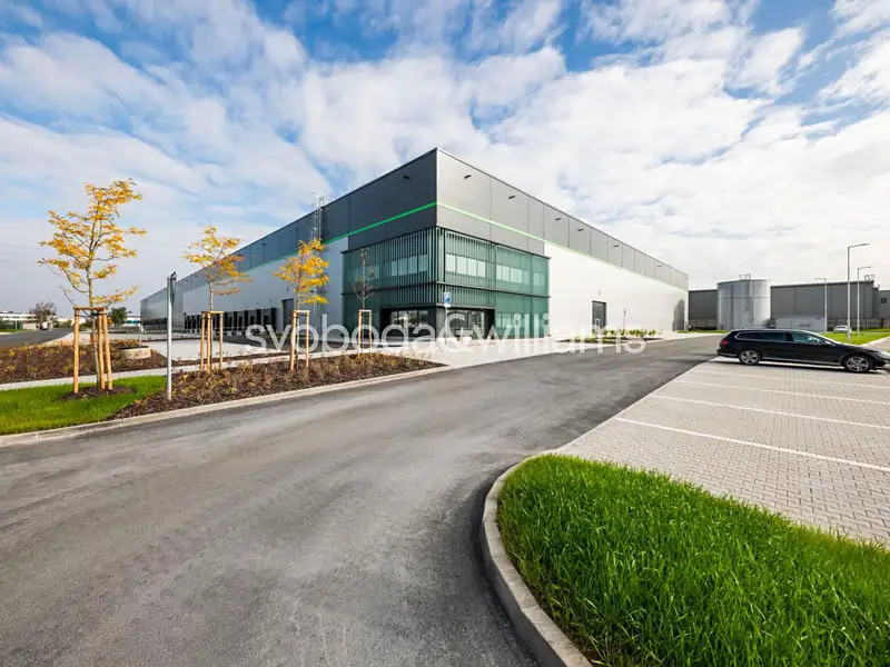 Pronájem výrobní haly, prostoru 4237 m², Praha – náhled fotky 3
