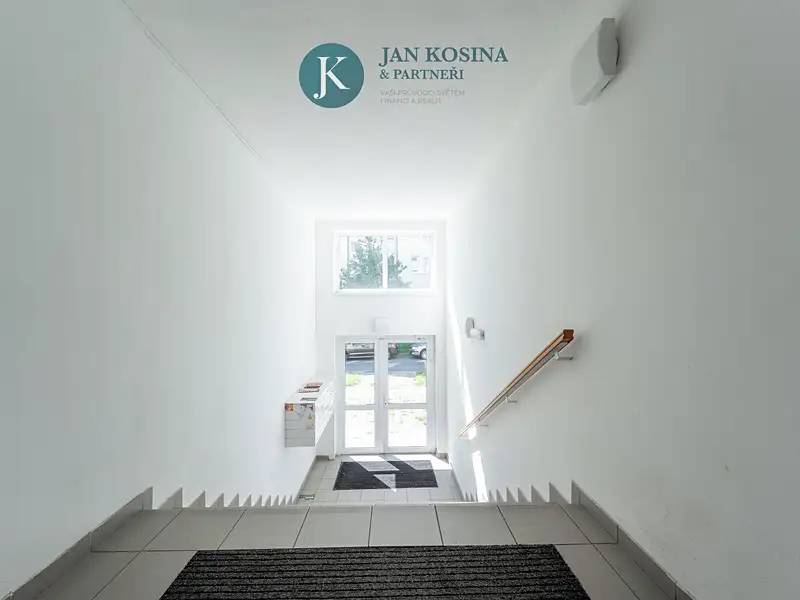 Prodej bytu 2+kk 56 m², Praha – náhled fotky 3